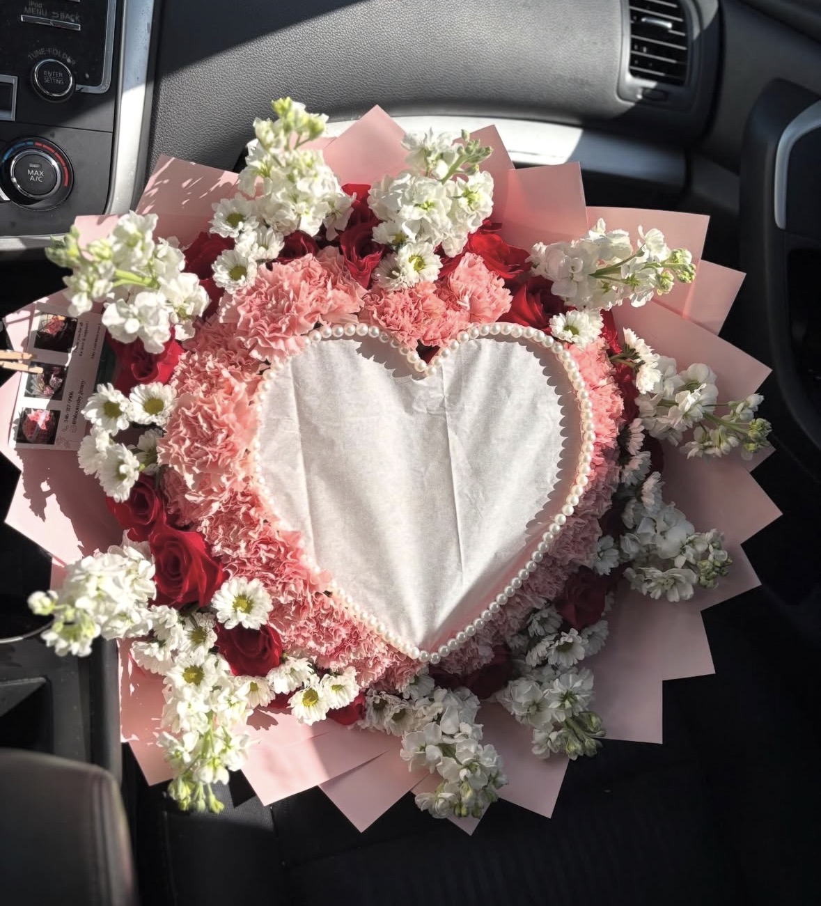 Bloomsby.Jenny floral arrangement